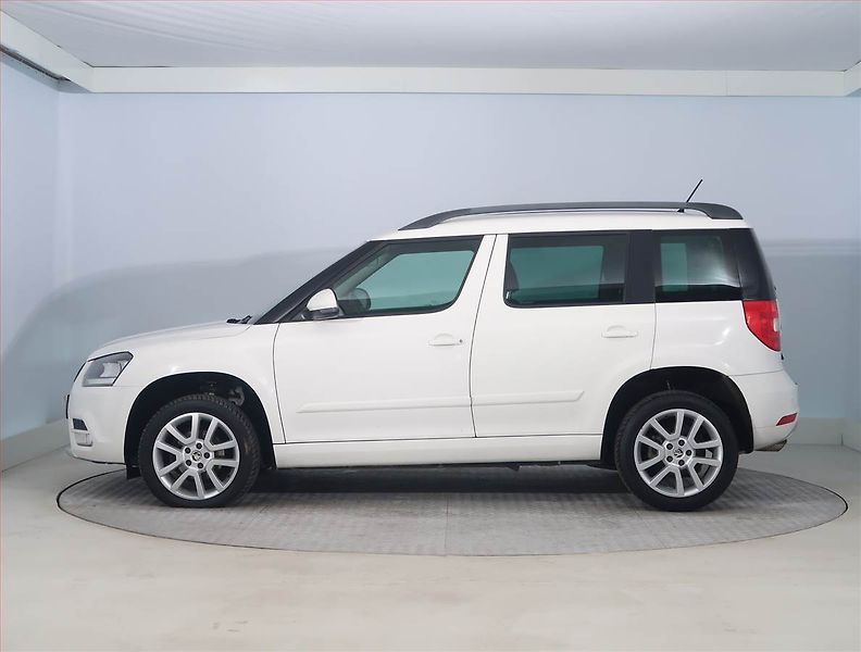 Škoda Yeti (2014) 2.0 TDI, 4X4, Park. senzory - fotka 3 z 16
