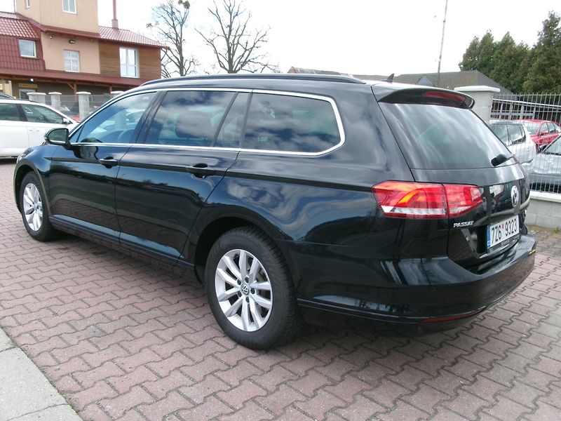 Volkswagen Passat Variant (2018) 1,5TSI AC NAVI ACC BT - fotka 5 z 39