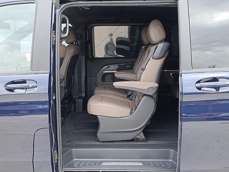 Mercedes-Benz Třídy V 300d AMG 4M AVG ČR DPH - fotka 13 z 37