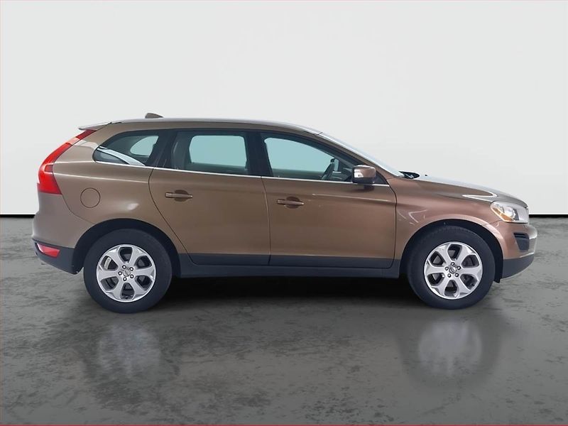 Volvo XC60 (2012) D3, 4X4, Automat, Xenony - fotka 6 z 19