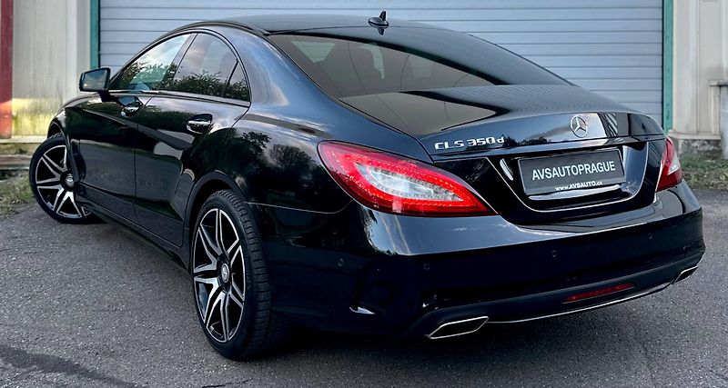 Mercedes-Benz CLS (2016) 350D 3.0 V6 190KW AMGLINE C218 - fotka 6 z 33