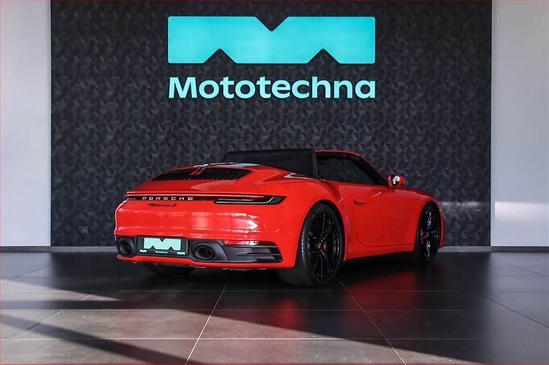 Porsche 911 (2024) Carrera S - fotka 5 z 23