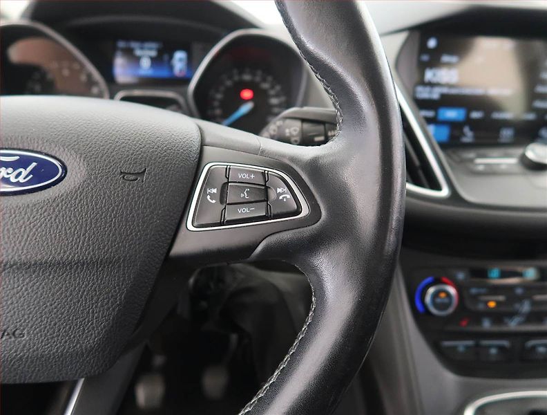 Ford C-MAX (2018) 1.0 EcoBoost, ČR,1.maj - fotka 16 z 19