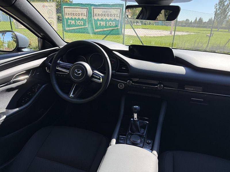 Mazda 3 2.0 Skyactiv-X Mild-Hybrid - fotka 25 z 33