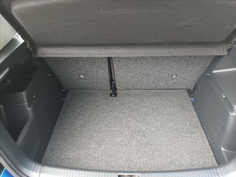Škoda Fabia 1,2 TSI,66KW,TEMPOMAT,DIGIKLIM - fotka 18 z 35
