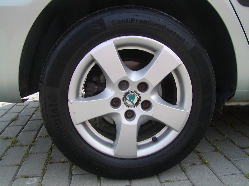 Škoda Fabia (2012) 1.6TDi,AMBIENTE, CLIMATRONIC!! - fotka 7 z 33
