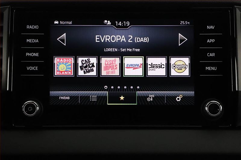 Škoda Karoq (2025) 1.5 TSI, Sportline - fotka 13 z 20