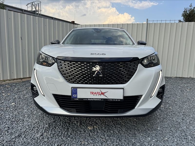 Peugeot 2008 1,2 i ALLURE DPH 1.maj původČR - fotka 2 z 50