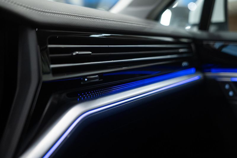 Volkswagen Touareg (2022) 3.0TDI 210KW 4X4 1ČR NOVÁ CENA - fotka 28 z 39