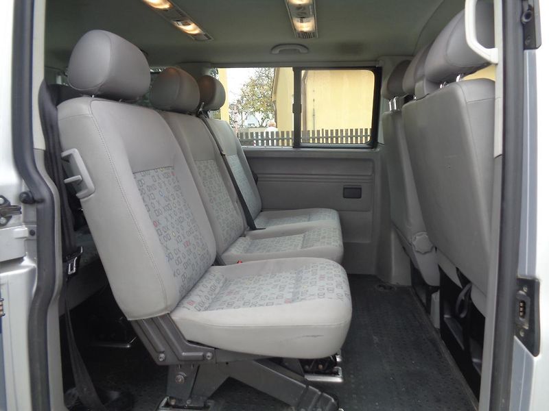 Volkswagen Caravelle 2,5 TDI  4x4 - fotka 15 z 16
