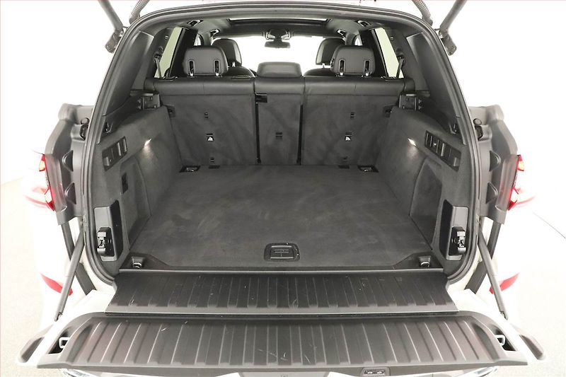 BMW X5 (2021) xDrive30d - fotka 11 z 29