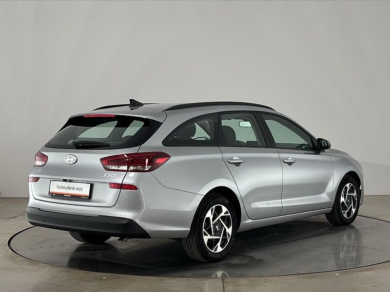 Hyundai i30 Smart DCT - fotka 2 z 26