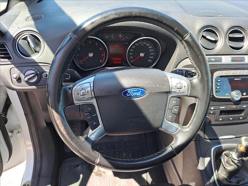 Ford S-MAX 1,6 EcoBoost 118kW KOUPENO CZ - fotka 11 z 18