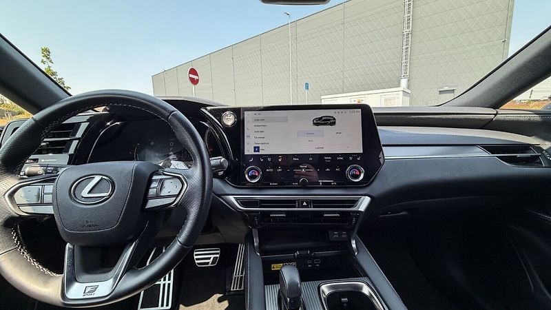 Lexus RX 500h 500H 2,4 HEV F SPORT - fotka 14 z 29