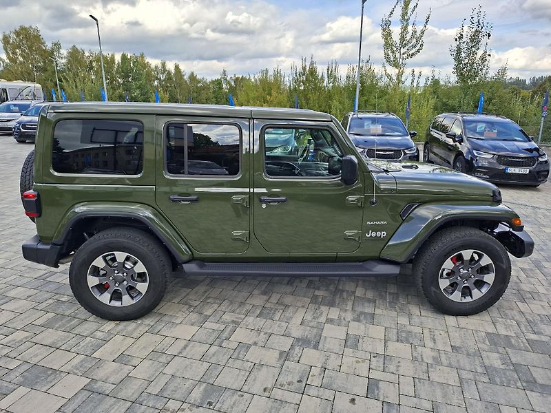 Jeep Wrangler (2021) SAHARA 4x4 Unlimited, TOP   - fotka 12 z 52