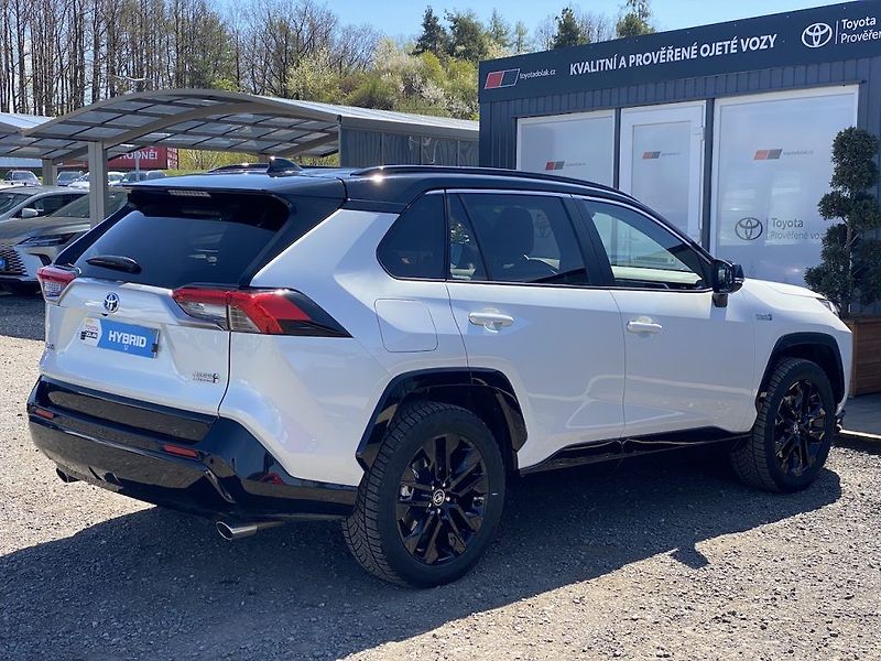 Toyota RAV4 2.5Plug-in, ČR, Selection, 4x4 - fotka 6 z 36