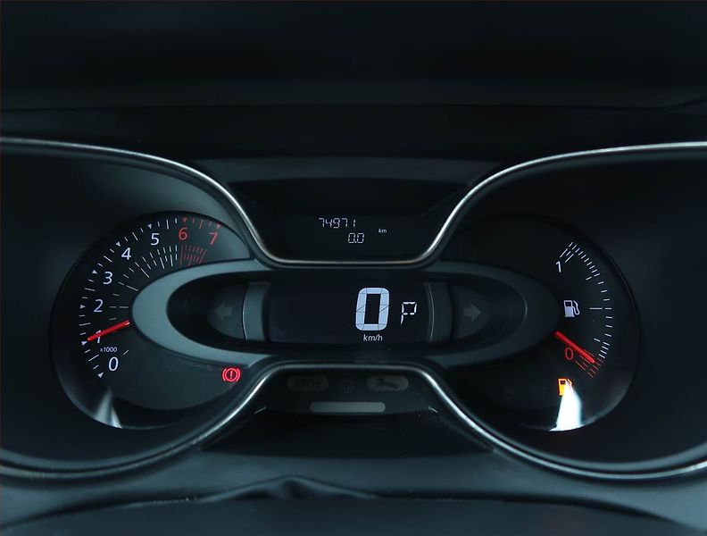 Renault Captur (2018) 1.2 TCe, Automat, Serv.kniha - fotka 11 z 22