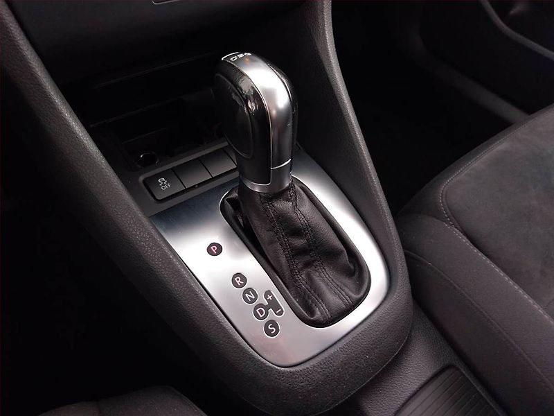 Volkswagen Golf (2013) Highline 1.6 TDI, Automat - fotka 13 z 22