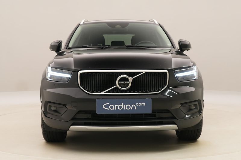 Volvo XC40 T5 AWD MOMENTUM AUT - fotka 15 z 45