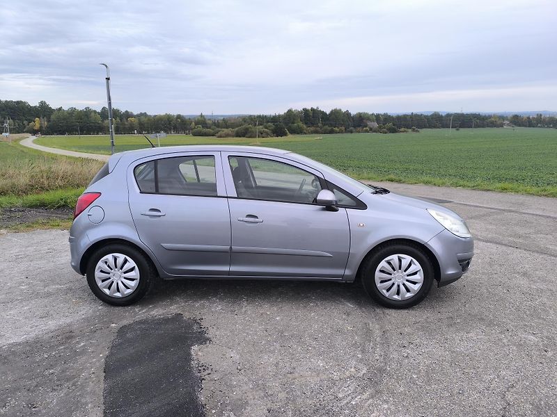 Opel Corsa (2007) 1.4 1.MAJITEL,SERVISNI KÍŽKA - fotka 8 z 33