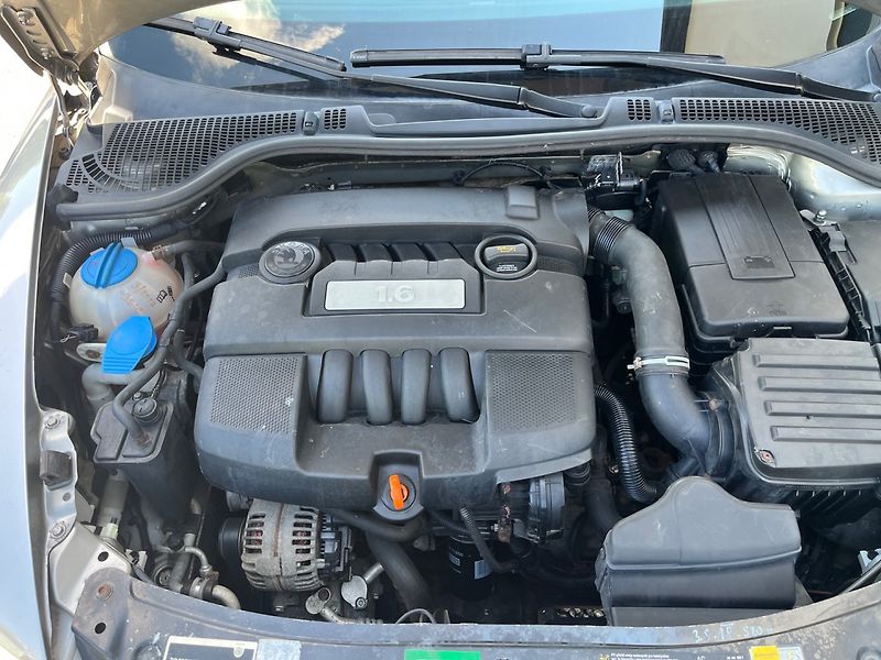 Škoda Octavia (2008) 1.6 MPi Nová STK - fotka 14 z 14