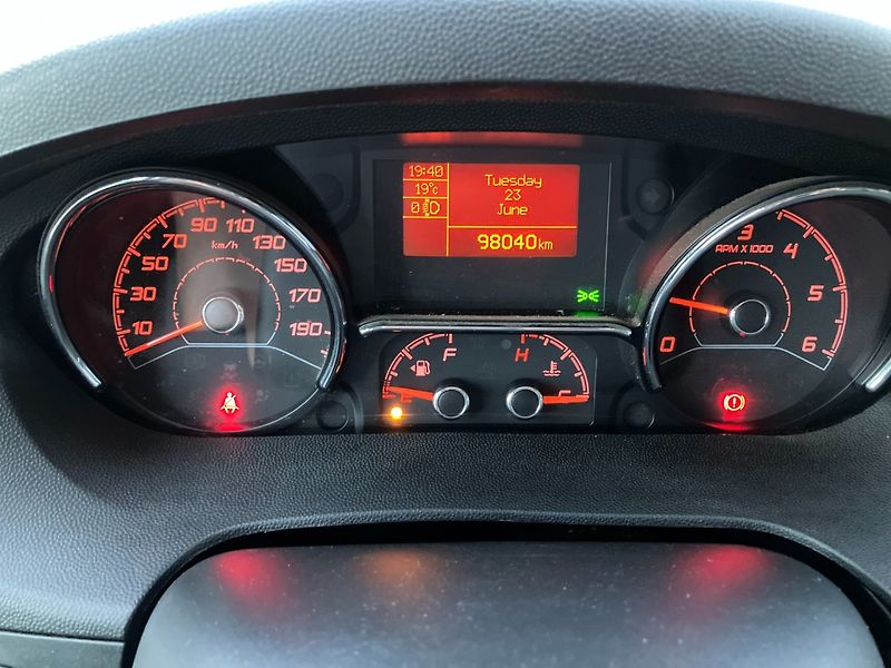 Peugeot Boxer (2022) VALNÍK DVOUKABINA 2.2BHDI L3 - fotka 20 z 26
