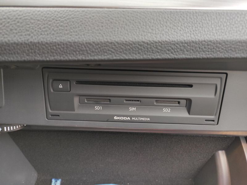 Škoda Superb (2018) 2.0 TDI 140kW 4x4 TZ 1.majitel - fotka 40 z 46