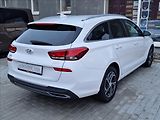 Hyundai i30 1.0 T-Gdi Family Smart Kombi - náhled 10