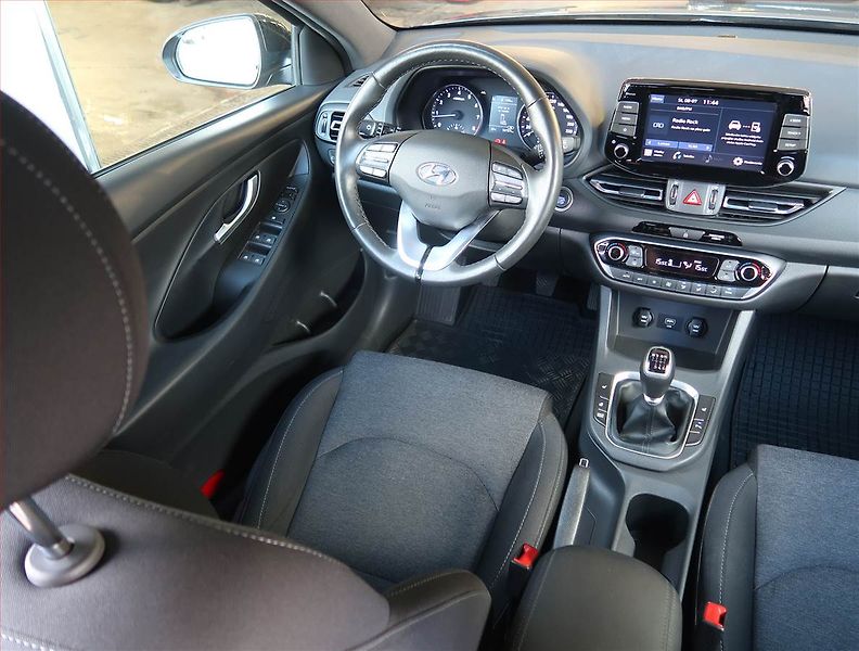 Hyundai i30 (2022) 1.5 T-GDI MHEV, Serv.kniha - fotka 7 z 19