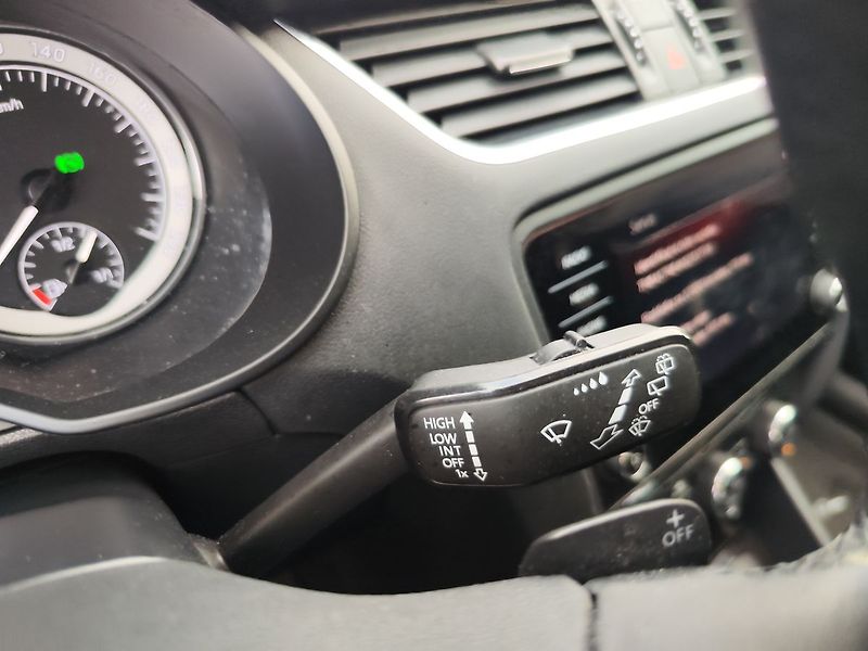 Škoda Octavia 2.0 TSI/140kW Style DSG - fotka 29 z 32
