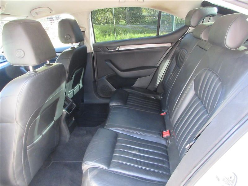 Škoda Superb 2,0 TDi, Kůže, Vada DPF, Kosme - fotka 17 z 26