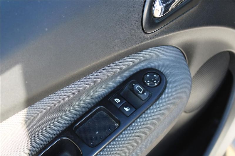 Citroën C3 Picasso 1,6 HDi  KLIMA, TAŽNÉ - fotka 14 z 21