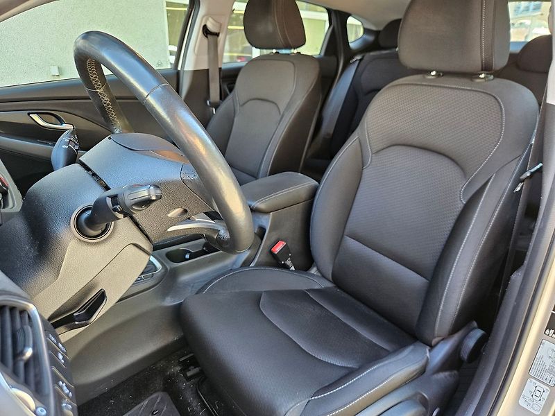 Hyundai i30 1,4 T-GDi 103kW, Style, 1.maj. - fotka 12 z 36