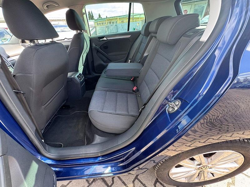 Volkswagen Golf (2011) STYLE 1,2 TSI 63 KW STK TAŽNÉ - fotka 35 z 50