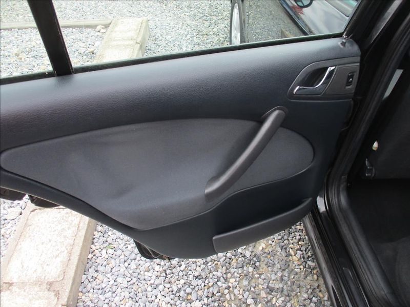 Škoda Octavia 1,6 MPI, digi klima, 1.maj, - fotka 14 z 29
