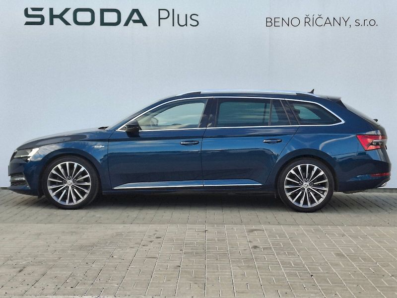 Škoda Superb (2023) Combi L&K DSG 4x4 2,0TDi 147kW - fotka 3 z 35