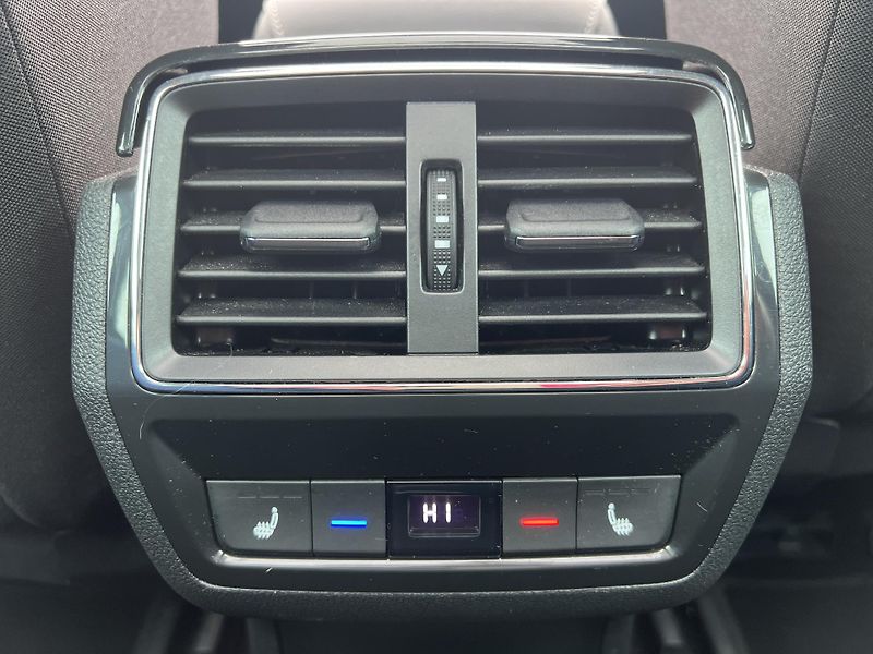 Škoda Karoq Style Plus 2.0TDi 85kw DSG ALU - fotka 30 z 49