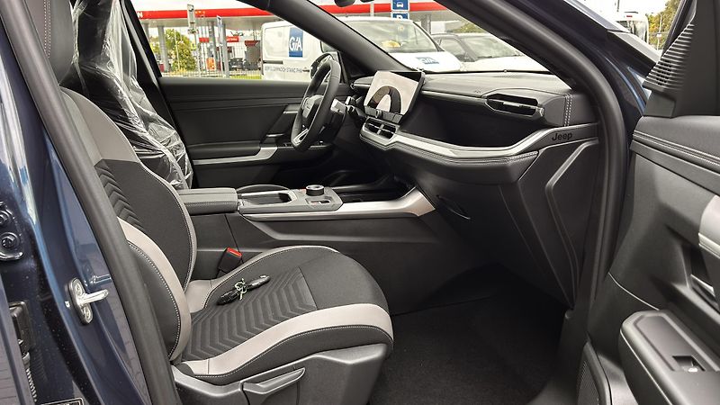 Jeep Compass 1.2T eHybrid 145k Altitude  - fotka 11 z 12