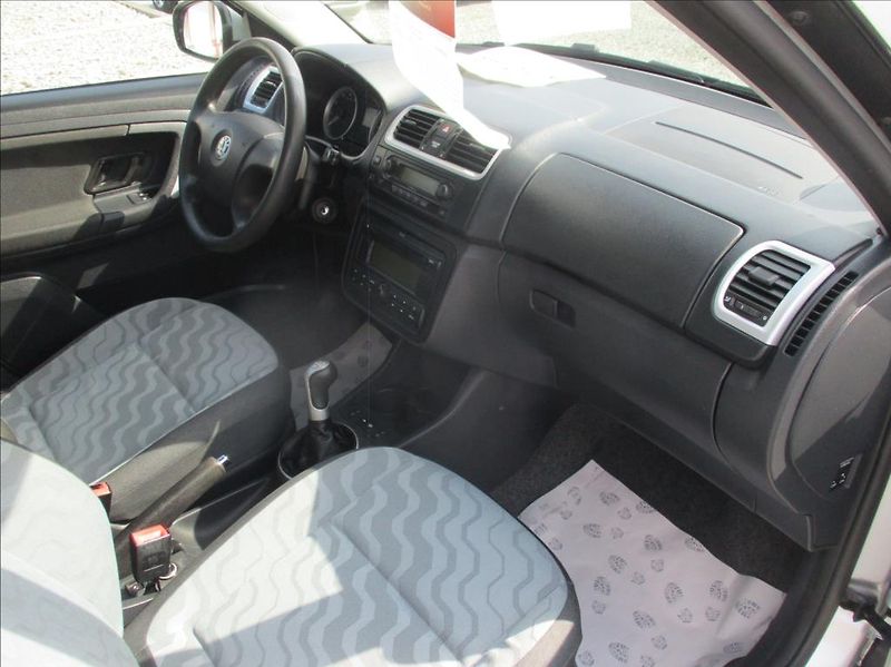 Škoda Fabia 1,4 i 16v, aut. klimatizace, - fotka 9 z 31