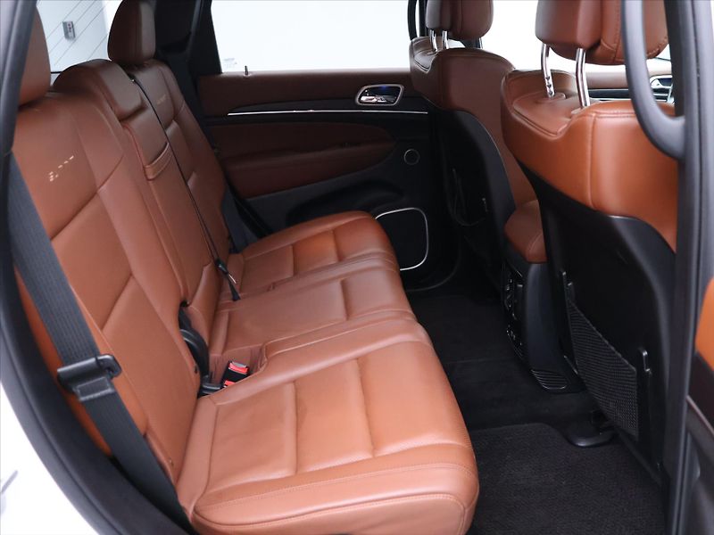 Jeep Grand Cherokee 3,0 CRDI 184kW Summit 4x4 CZ - fotka 16 z 43