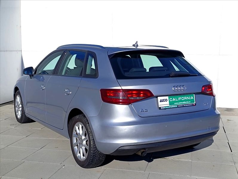 Audi A3 1,6 TDi Aut.klima,Navigace - fotka 10 z 34