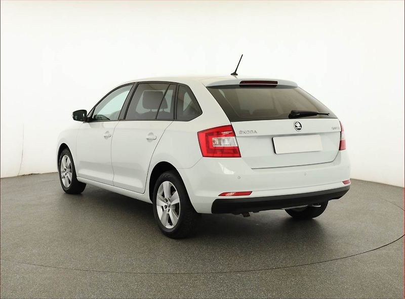 Škoda Rapid (2016) Spaceback 1.2 TSI, Serv.kniha - fotka 4 z 17
