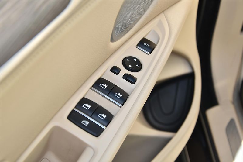 BMW X5 xDrive 40d 230kW PANORAMA - fotka 23 z 26