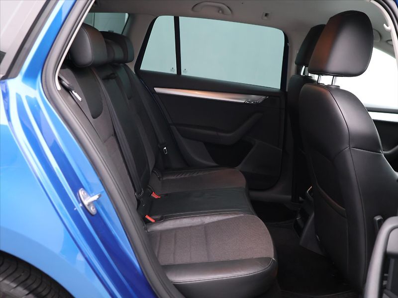 Škoda Octavia 1,4 TSI 103kW Elegance Xenon - fotka 12 z 29