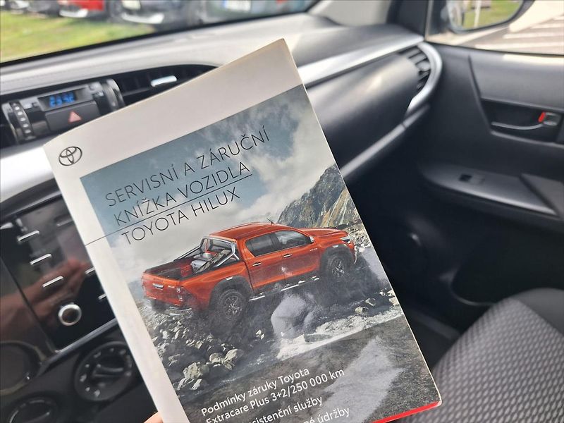 Toyota Hilux 2,4 D-4D  ČR DPH komplet pancí - fotka 14 z 18