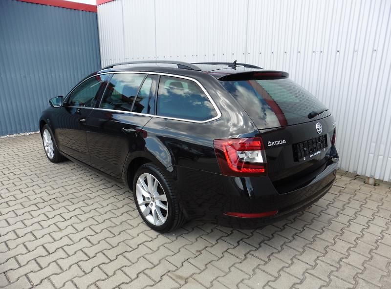 Škoda Octavia III Combi 2.0 TDi Style 1.maj. - fotka 4 z 16