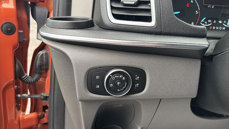 Ford Tourneo Custom (2019) 2.0L Ecoblue - fotka 15 z 29