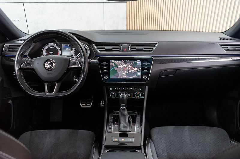 Škoda Superb 2.0 TDI 4x4*SPORTLINE*CANTON* - fotka 7 z 46