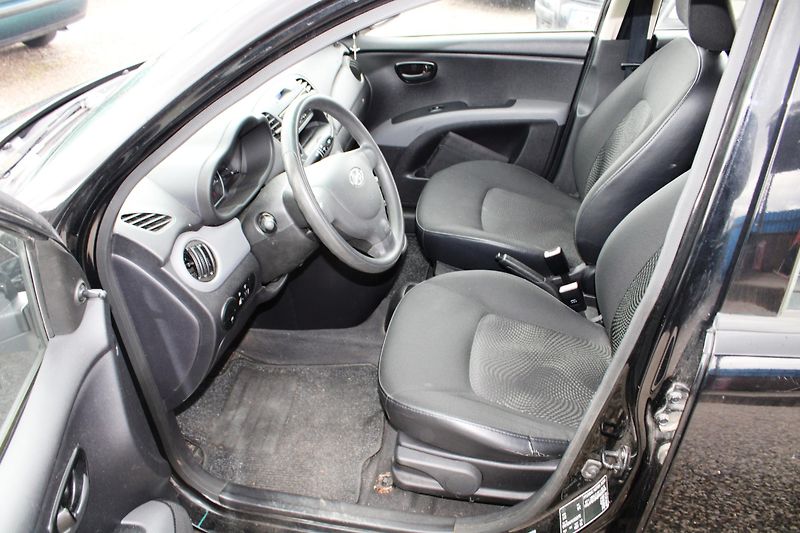 Hyundai i10 (2011) 1,1i EL.OKNA SERVO CENTRÁL - fotka 9 z 15