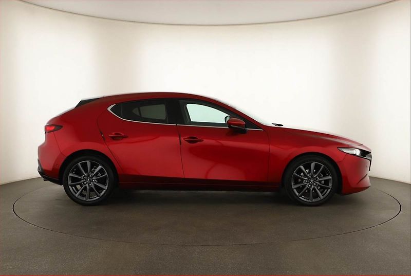 Mazda 3 (2021) 2.0 Skyactiv-G - fotka 6 z 14